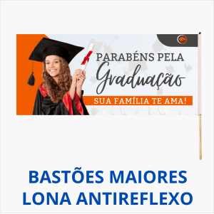 Faixa de Formatura Lona 440g Fosca (anti-reflexo) 150cm x 70cm 4x0 (Só Frente)  Inclui bastões laterais para erguer a faixa Para criar sua própria arte, acesse o primeiro link na descrição.